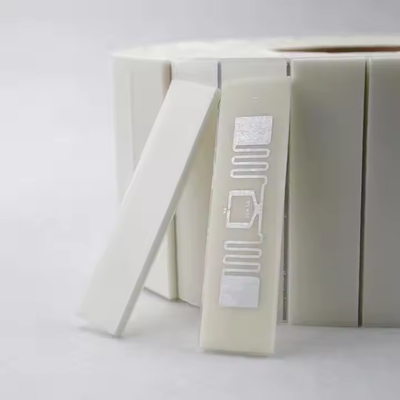 860-960mhz UHF الرغوة المدعومة Dogbone RFID العلامات الرطبة المطبقة لنظام توقيت السباق